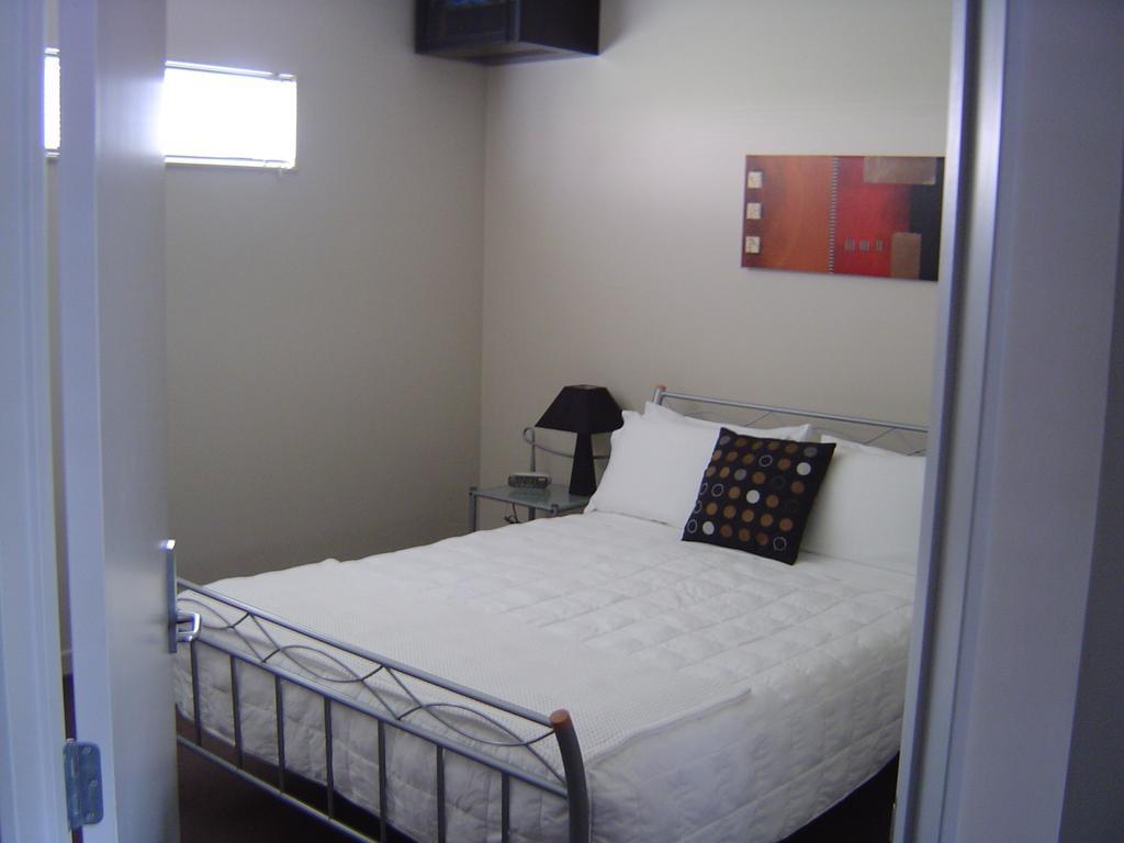 Kudos Business Suites & Airport Motel Auckland Exterior foto